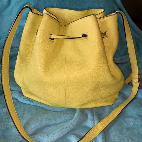 ♠️kate spade Large Pebbled Leather Crossbody Bucket bag.♠️ - Picture 8 of 8